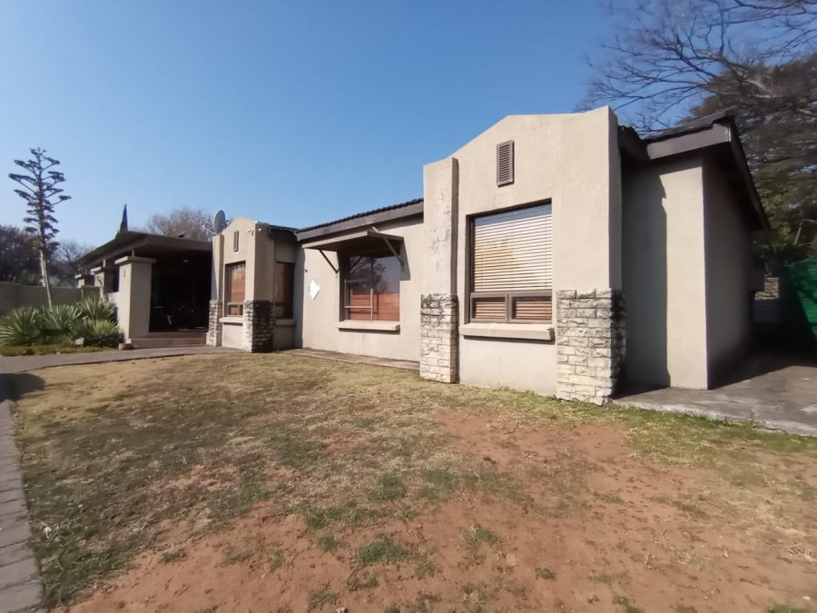 6 Bedroom Property for Sale in Vredefort Free State
